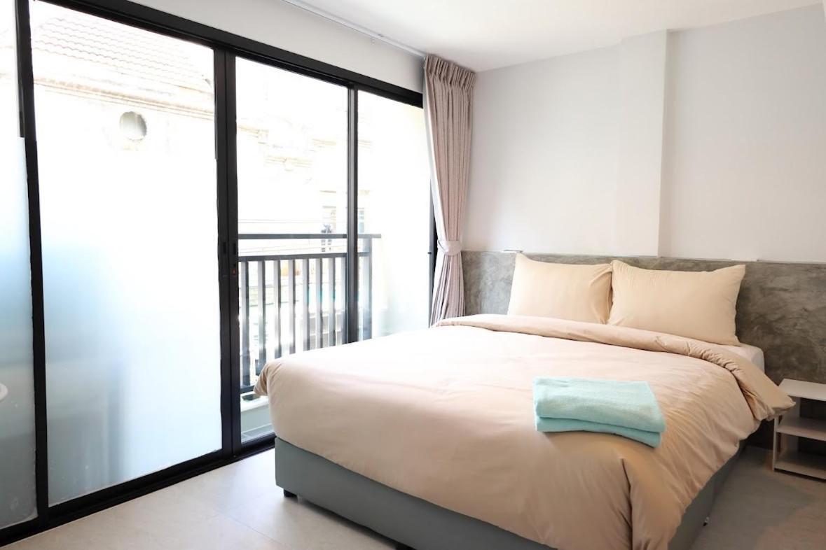 Хостел Y House Patong Екстер'єр фото