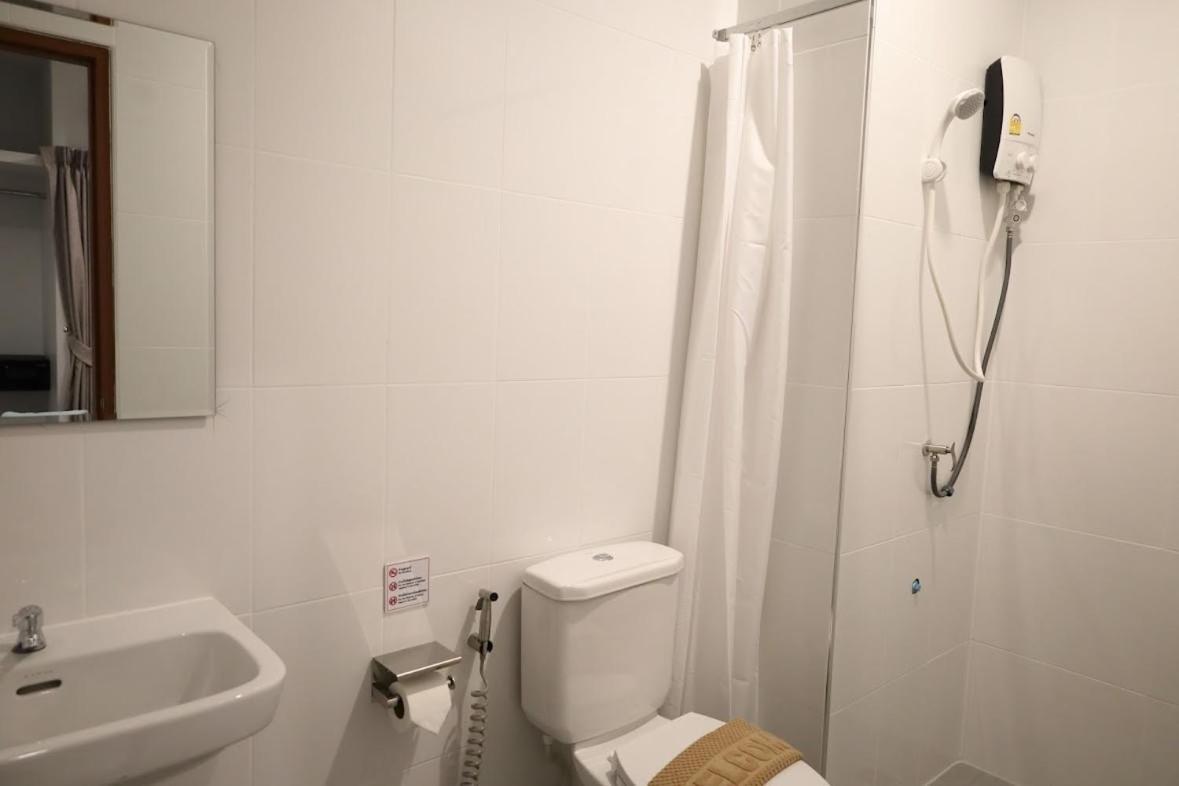 Хостел Y House Patong Екстер'єр фото